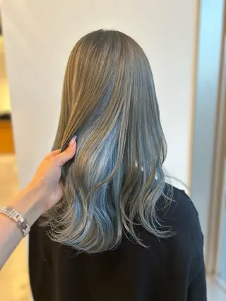 セミロング 倉科夏奈 ハイトーン/エクステのヘアスタイル