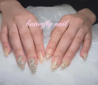 ネイル 蝶々ネイル サロンのネイルデザイン