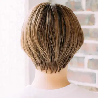 ショート カラー ハイトーン/ボブ/ ハイライト🌱ᩚ涼介のヘアスタイル