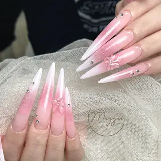 ネイル Maggie Nail🦩のネイルデザイン