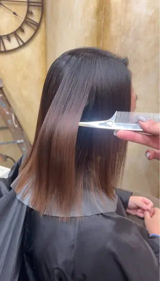 ミディアム ともざねゆか UniQ/岡山駅のヘアスタイル