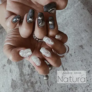 ネイル マツエク・マツパ アイブロウ beautyroom Naturaのネイルデザイン