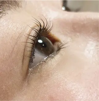 マツエク・マツパ LadA AIのヘアスタイル