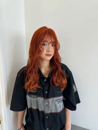 ミディアム カラー 🌼動き×透明感🩵 ハイトーン/ナナのヘアスタイル