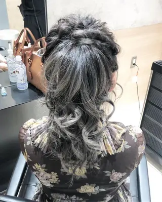 ロング カラー ヘアアレンジ 【GO TODAY SHAiRE SALON 心斎橋Edel店】所属・高橋 香澄のヘアスタイル