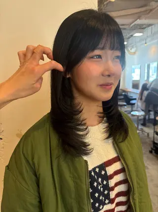 ミディアム カラー RIN/韓国ヘア レイヤーカットのヘアスタイル