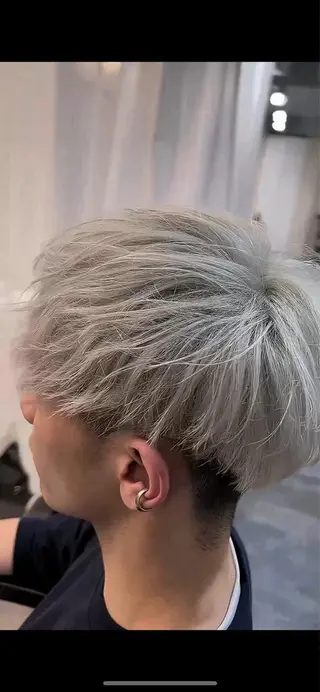 ショート カラー メンズ 心斎橋バレイヤージュ 小林勝貴のヘアスタイル