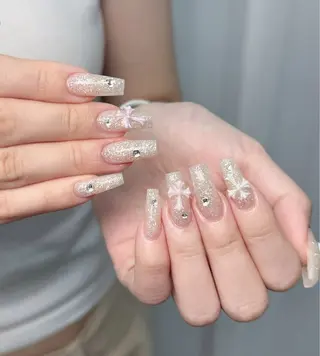 ネイル Hina 池袋 長だしチップ専門店のネイルデザイン