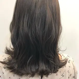 セミロング カラー GLROW haruhiのヘアスタイル