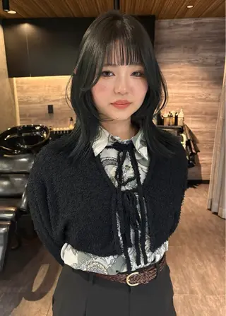 ミディアム レイヤーカット/韓国 /艶髪/ダブルカラーのヘアスタイル