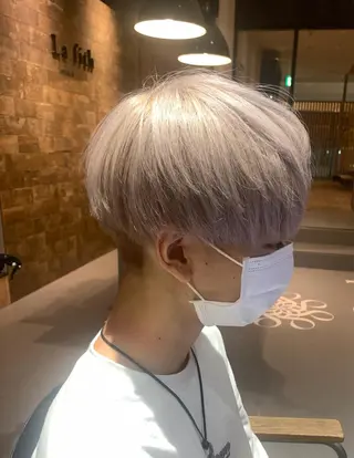 ショート 髪質改善＆ハイトーンカラー Cica神戸三宮元町店所属・福田 美波のヘアスタイル