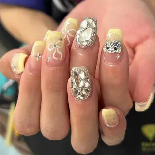 ネイル MODA MANAMIᵕ̈のネイルデザイン