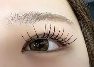 マツエク・マツパ FLY NAIL&Eyelash Salon 梅田店所属・YUKI FUKUMARUのマツエク・マツパデザイン