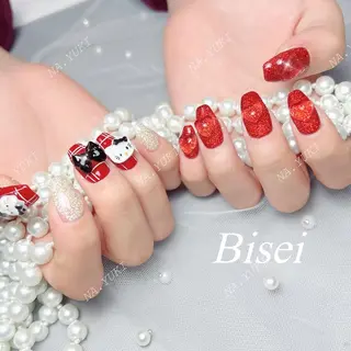 ネイル 🦋 Queenieのネイルデザイン