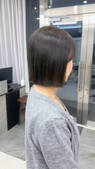 ショート Aura所属・丸山 心 / 艶カラーのヘアスタイル