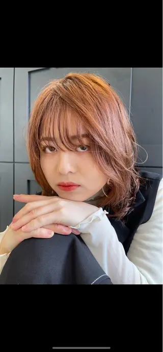 ショート 由比藤理子 ブリーチカラー🌈のヘアスタイル