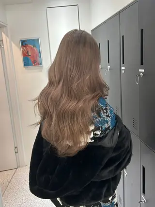 ロング カラー PELE所属・盛れる💖ミルクティ ー💍🎀yuiのヘアスタイル