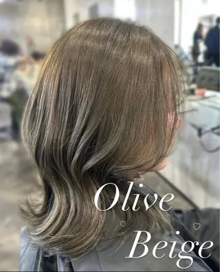 セミロング amy .のヘアスタイル