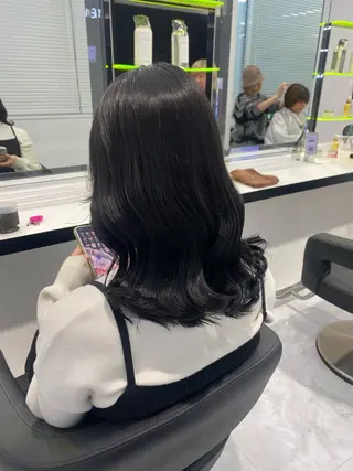 セミロング カラー パーマ ヘアアレンジ 透明感ブリーチカラー 🌈TOMOHIROのヘアスタイル