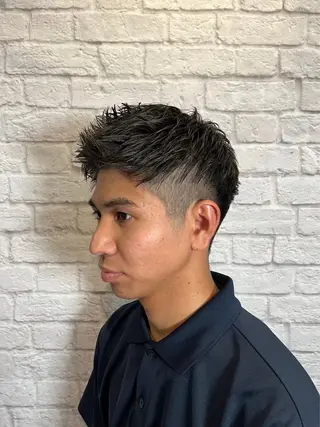 ショート 銀座マツナガ新宿野村ビル店所属・コムロ ヒロヤのヘアスタイル