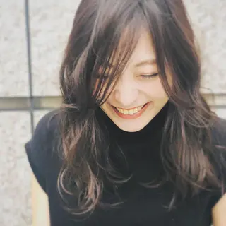 セミロング 鈴木 香澄のヘアスタイル