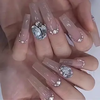 ネイル KARI ネイルサロンのネイルデザイン