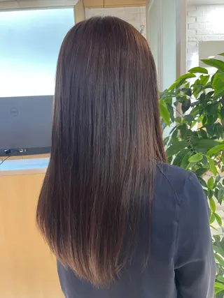 ロング ウラスギ アカリのヘアスタイル