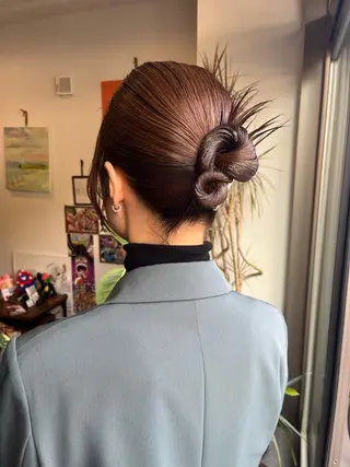 セミロング ヘアアレンジ アトム/ウルフ パーマ/レイヤーのヘアスタイル