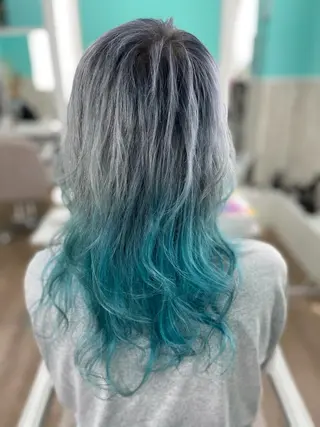 セミロング 🐆アンドウ チカコ🦓のヘアスタイル