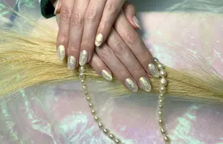 ネイル pink ladyサロン所属・べ にのネイルデザイン