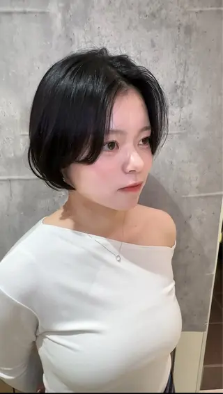 ショート カラー レイヤーカット🪽 𝐼𝐾𝑈𝑀𝐼のヘアスタイル