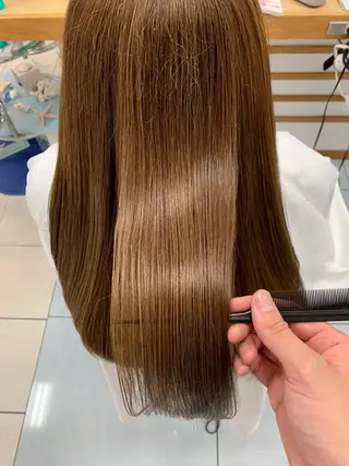 セミロング 髪質改善/縮毛矯正 /ブリーチ矯正/岡部のヘアスタイル
