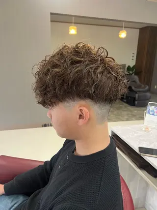 ショート カラー パーマ KEN 🌟のヘアスタイル