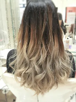 セミロング カラー 秋山 幸太のヘアスタイル