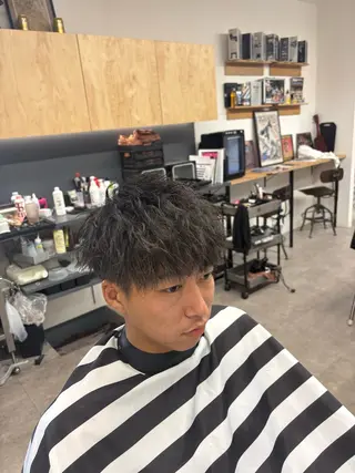 パーマ メンズ FUJIYAMABARBERSHOP ebisu所属・井上 笑太朗のヘアスタイル
