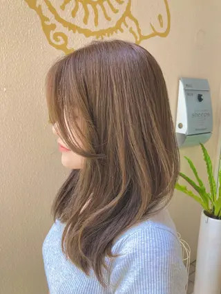 ロング hairroomsheeps所属・ハイトーン/ホワイト カラー/SHOKAのヘアスタイル