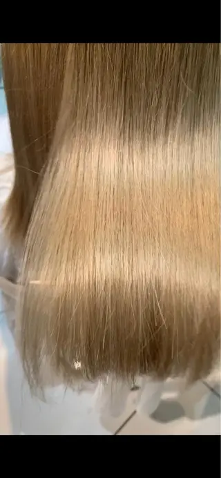 ミディアム 糟谷 慈英のヘアスタイル