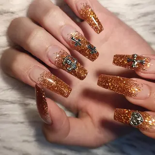 ネイル RUNWAY 　　の眉毛・アイブロウイメージ