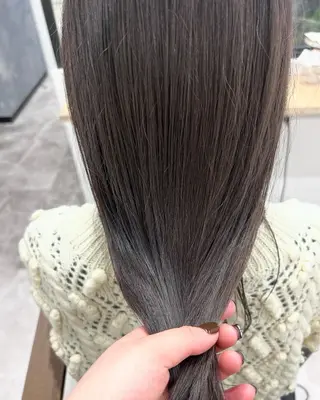 カラー 河野 いずみのヘアスタイル