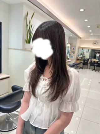 ロング 辻村 彩華のヘアスタイル