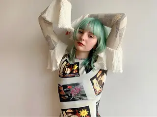 ミディアム Nikiita リコのヘアスタイル