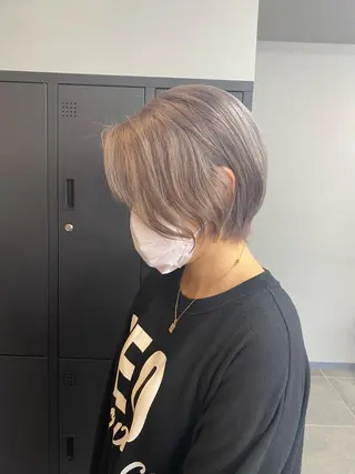 ショート maco 艶感ハイトーン🦋のヘアスタイル