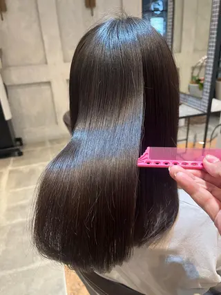 セミロング 【Hwyl】ヒュイル八王子【髪質改善】所属・✨髪質改善✨艶髪✨ MARIのヘアスタイル