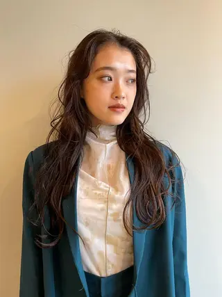 ロング カラー ミウラ サクラコのヘアスタイル