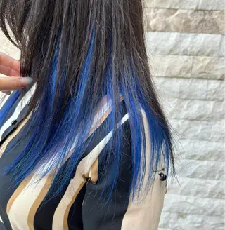 ロング カラー 山本 愛華のヘアスタイル