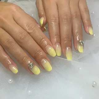 ネイル S LOUNGE NAIL所属・パーツたくさん🍓 SUMIのネイルデザイン