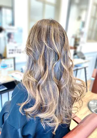 ロング 菅原 綾のヘアスタイル