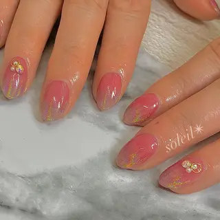 ネイル 粟津 美紀のネイルデザイン