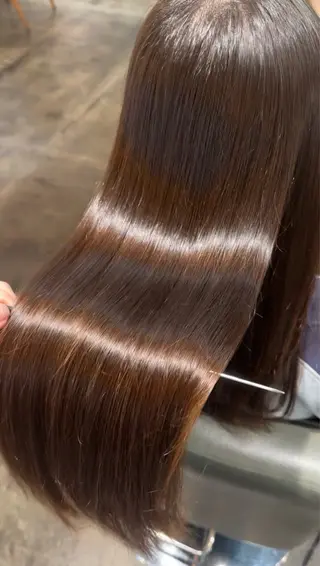 セミロング aimu/レイヤー/ カラー/髪質改善のヘアスタイル