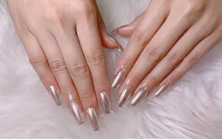 ネイル Demure リリス　銀座店のネイルデザイン